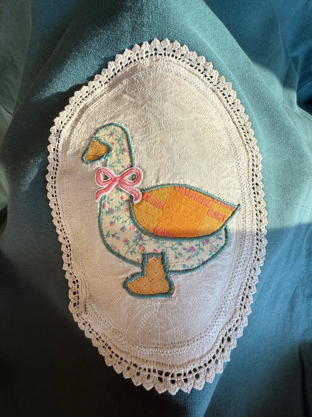 Vintage Framed Goose Appliqué Sweatshirt, Medium, Turquoise