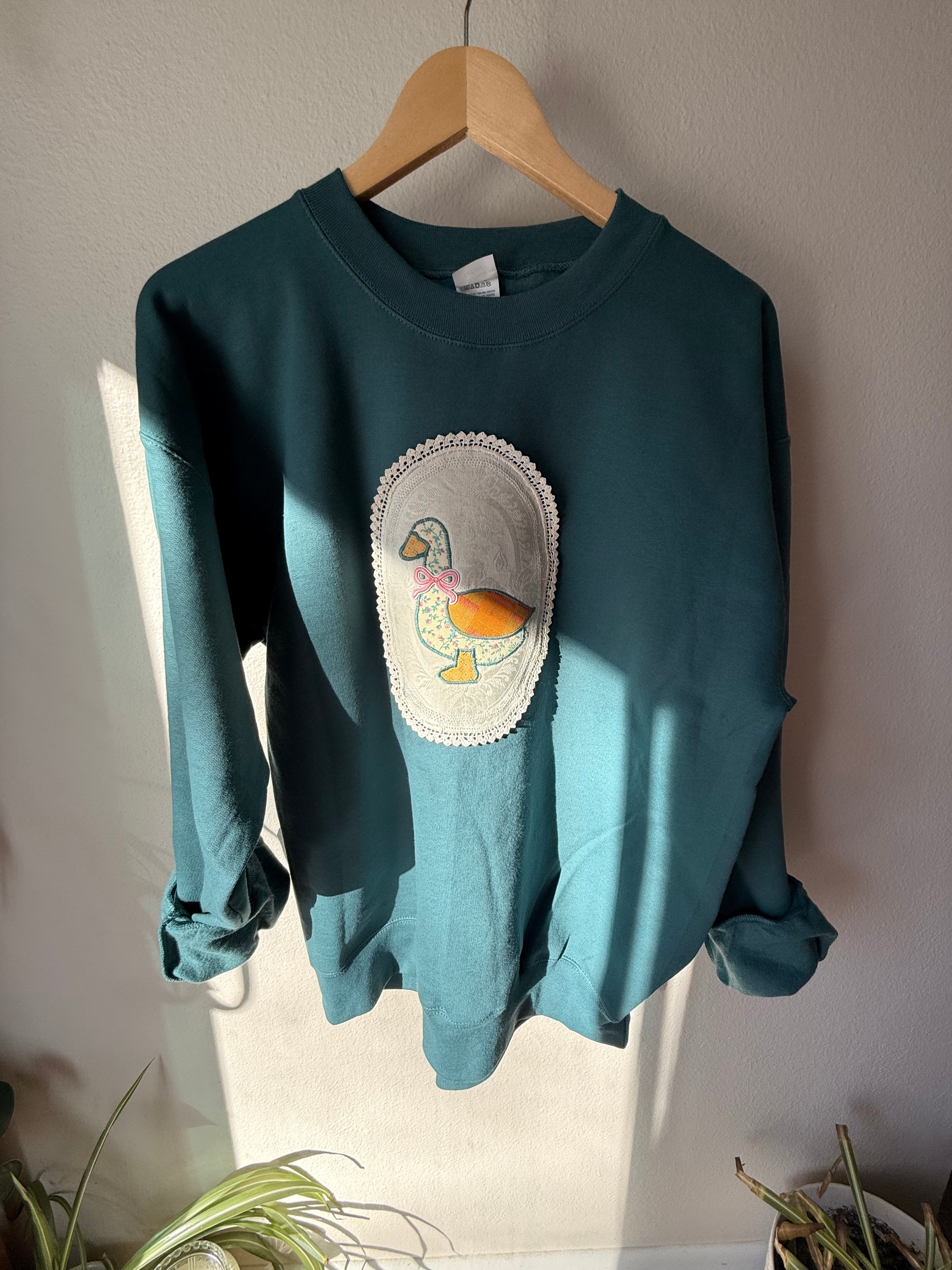 Vintage Framed Goose Appliqué Sweatshirt, Medium, Turquoise